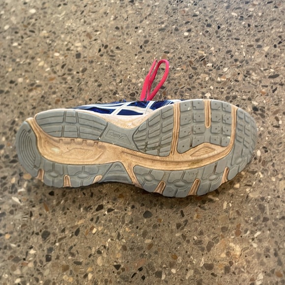 Girls ASICS running shoes - size 5.5 - Picture 4 of 4